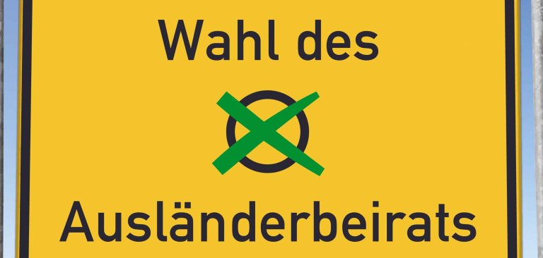 Schild mit einem grünen Kreuz, Wahl des Ausländerbeirats, Schild mit einem grünen Kreuz, Wahl des Ausländerbeirats,
