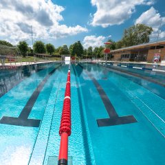 Blick auf den Schwimmbereich (Foto: W. Reinig).