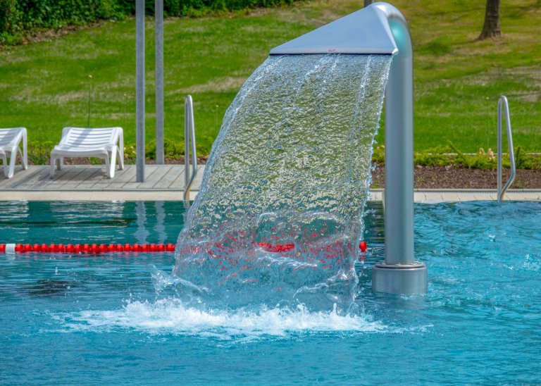Wasserfontäne im Freibad