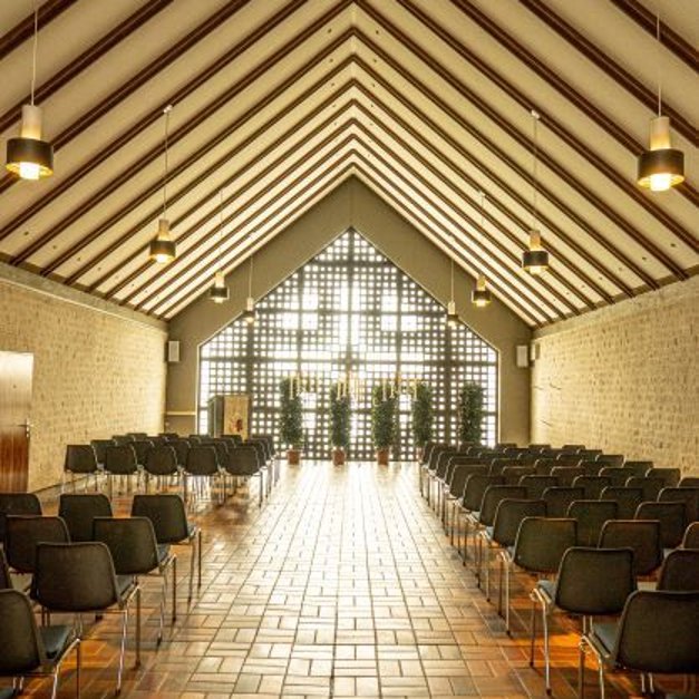 Trauerhalle - Friedhof Ober-Ramstadt Trauerhalle - Friedhof Ober-Ramstadt