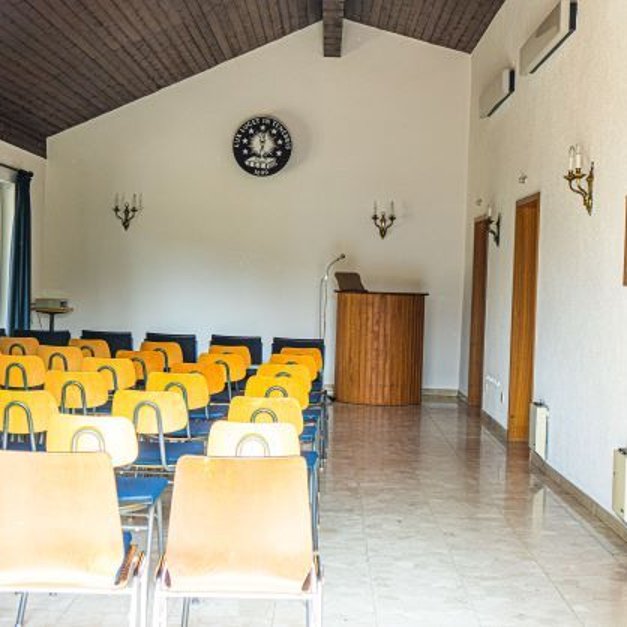 Trauerhalle - Friedhof Wembach-Hahn Trauerhalle - Friedhof Wembach-Hahn