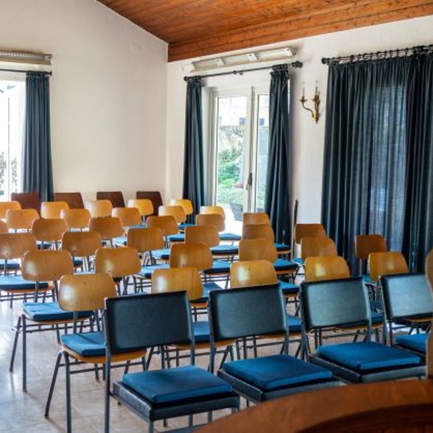 Trauerhalle - Friedhof Wembach-Hahn Trauerhalle - Friedhof Wembach-Hahn